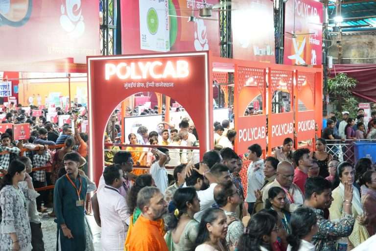 मुंबईतील गणेशोत्सवात पॉलीकॅबकडून लोकांना प्राधान्य देणाऱ्या सुविधांची लालबागचा राजा आणि जुहू बीचवर व्यवस्था