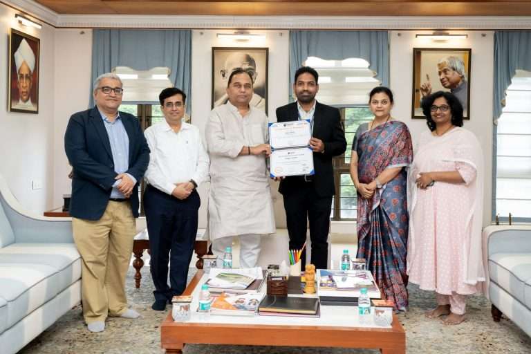 डॉ. सागर तांबेंना ‘बेस्ट प्रेझेंटेशन पेपर पुरस्कार’