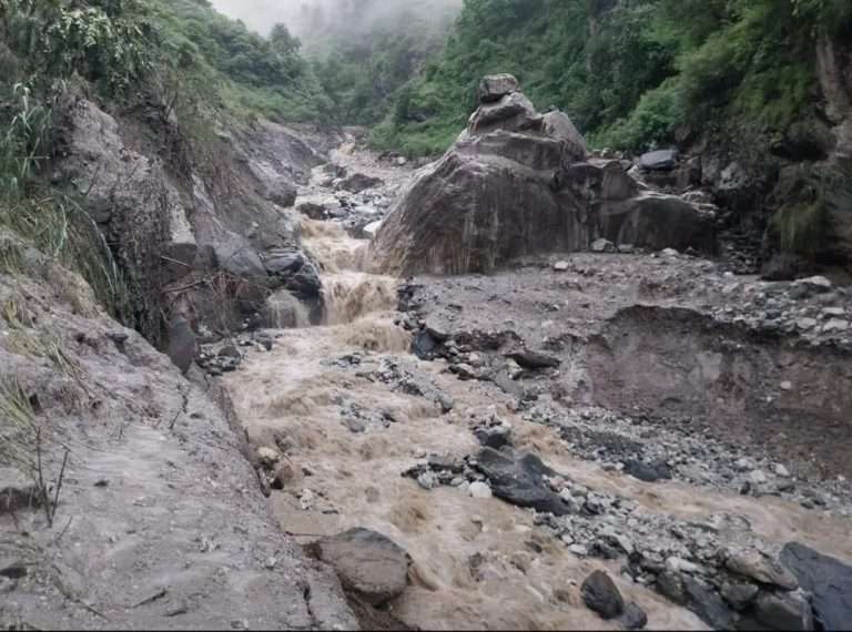 शिमल्यात ढगफुटीने पूर: 360 घरे कोसळली; 2 दिवसांत 16 जणांचा मृत्यू