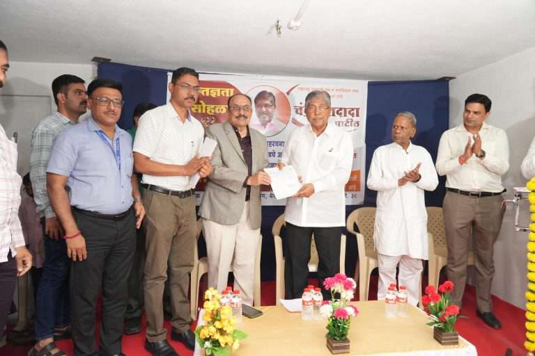 ना. चंद्रकांतदादांच्या पाठपुराव्यामुळे राहुल कॅम्पसेक्सचा प्रॅापर्टी कार्डचा प्रश्न मार्गी