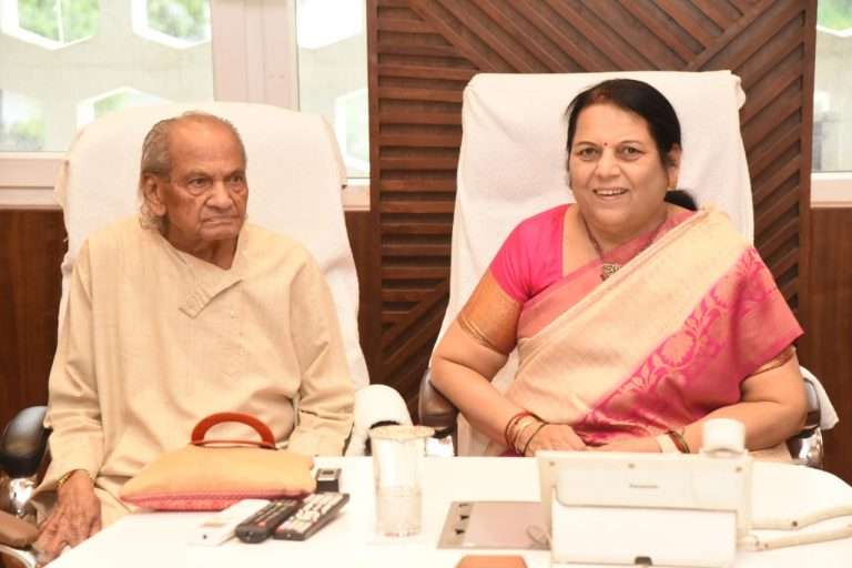 उपसभापती डॉ. नीलम गोऱ्हे यांच्या हस्ते महाराष्ट्र भूषण, पद्मभूषण शिल्पकार राम सुतार यांचा भव्य सन्मान