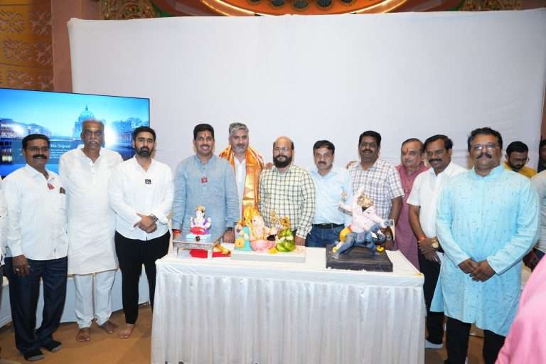 पुढील वर्षीपासून काश्मीरमधील पाच जिल्ह्यात गणेशोत्सवाची धूमधाम