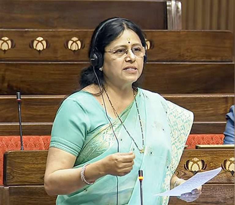 महाराष्ट्रातील लंपीग्रस्त पशुपालकांना नुकसानभरपाई द्या:सुविधा सक्षम करा, खासदार मेधा कुलकर्णी यांची संसदेत मागणी