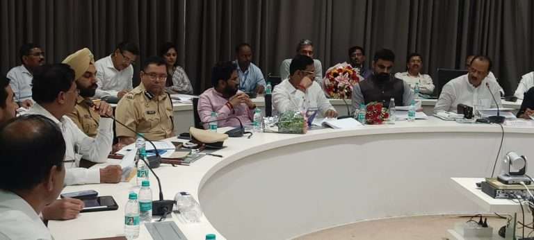 पुणे महापालिकेने महावितरणला पिंपरी चिंचवड प्रमाणे रस्ते खुदाई शुल्क आकारावे-उपमुख्यमंत्री अजितदादा पवार यांचे निर्देश