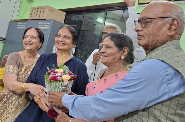 अलका भुजबळ यांचा सन्मान