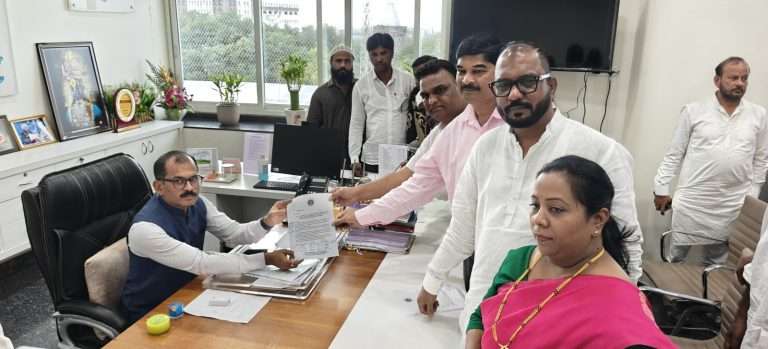 मुस्लिमांना टार्गेट करत दंगल:अनेक लोकप्रतिनिधींचा यात समावेश, महाराष्ट्र दंगलीच्या उंबरठ्यावर: प्रक्षोभक विधाने करणाऱ्या नेत्यांना भाषण बंदी करा