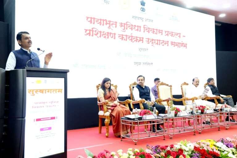 पायाभूत सुविधा विकास प्रकल्पांच्या पूर्णत्वासाठी पूर्व नियोजन महत्वाचे : मुख्यमंत्री देवेंद्र फडणवीस
