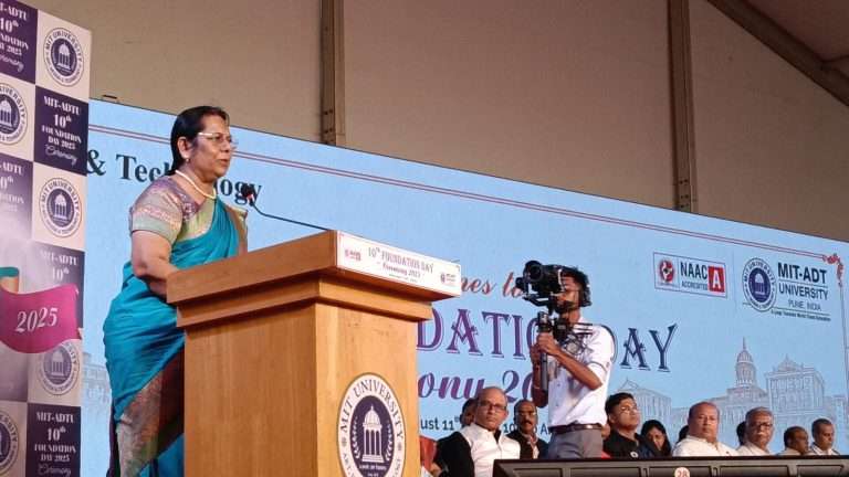 विद्यार्थ्यांनो मराठी शिकण्याचा प्रयत्न करा-डाॅ.निलम गोऱ्हे