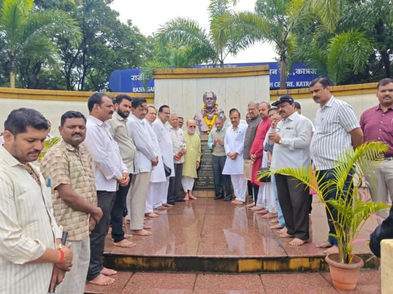 देशाच्या एकात्मतेसाठी बलिदान देणाऱ्यांप्रती निष्ठा राखणे.. खरे भारतीयत्व….!‘देशाच्या एकात्मते’प्रती निष्ठा.. हीच् राजीवजींना आदरांजली..!