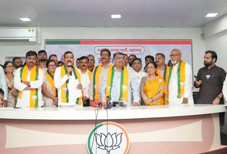 कल्याण – डोंबिवली , चंद्रपूर जिल्ह्यातील अनेक माजी नगरसेवकांचा भारतीय जनता पार्टीत प्रवेश
