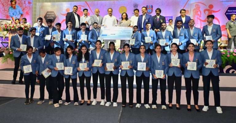 पदक विजेत्‍यांच्‍या गौरवाने पुण्यात राष्ट्रीय क्रीडा दिन साजरा, मिशन लक्ष्यवेध योजनेस प्रारंभ