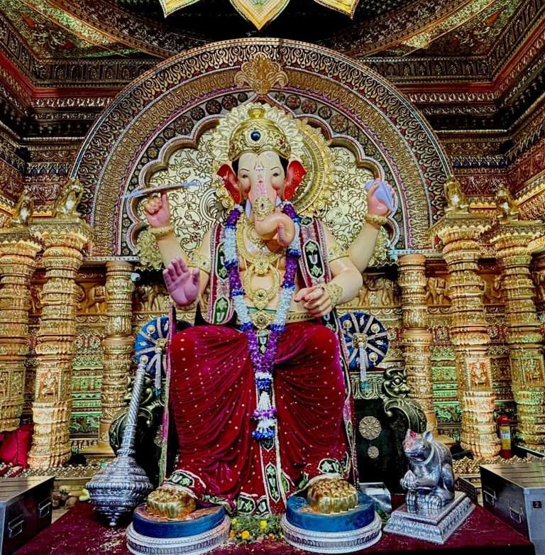 ‘लालबागच्या राजाला 2 दिवसांत सव्वा कोटींचे दान