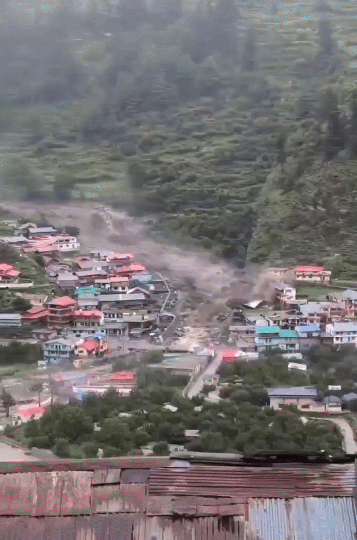 उत्तराखंडमधील धराली येथे ढगफुटी, गाव गेले वाहून:34 सेकंदात घरे आणि हॉटेल ढिगाऱ्यात गाडली गेली