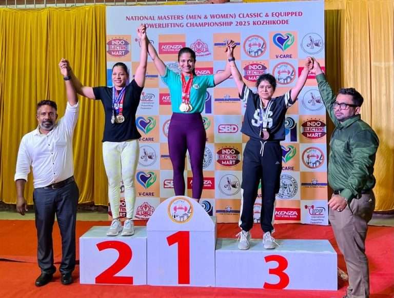 डॉ. शर्वरी इनामदार यांना ‘बेस्ट लिफ्टर इंडिया’ सह दुहेरी मुकुट