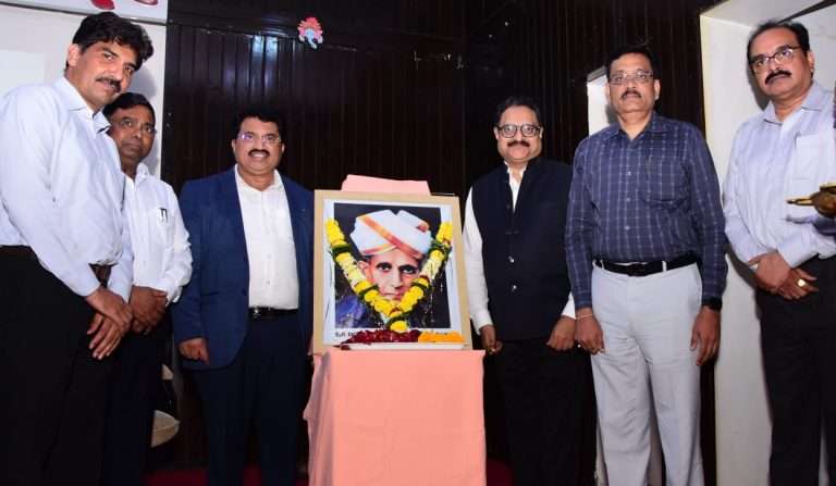 वीजग्राहकांचे समाधान हे महावितरणच्या अभियंत्यांचे कर्तव्य अन् परमार्थ; राष्ट्रीय अभियंता दिन उत्साहात