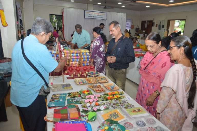 दृष्टीहीन व्यक्तींच्या कलागुणांना पुणेकरांचे ‘प्रोत्साहन’