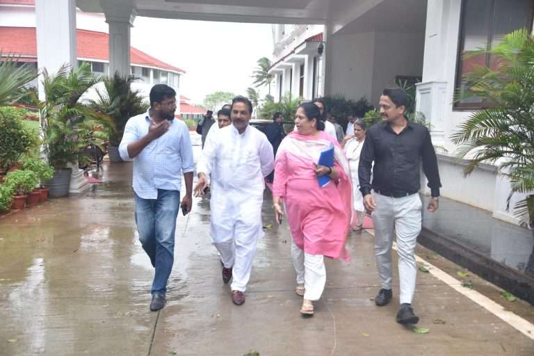 राहुल गांधींना जीवे मारण्याची धमकी देणाऱ्यास कठोर शिक्षा करा, राहुलजींच्या सुरक्षेत वाढ करा.