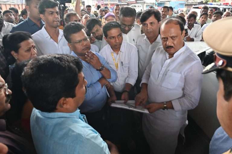 हडपसरच्या वाहतूक कोंडीची अजितदादांना झाली आठवण,म्हणाले, अत्याधुनिक तंत्र वापरा,पण कोंडी सोडवा