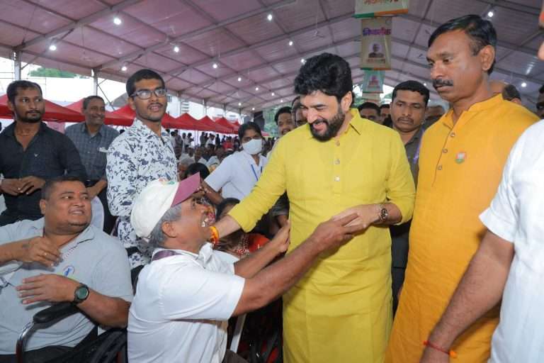 सेवाभावाची साक्ष; दिव्यांगांना मिळाला आधार