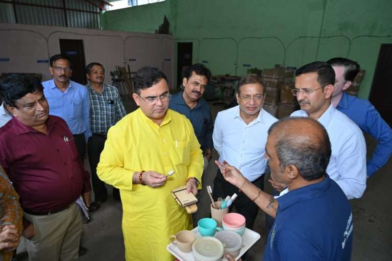 फुल उत्पादक शेतकरी कंपन्यांकरिता स्वतंत्र प्रशिक्षण कार्यक्रम आयोजित करा-पणन मंत्री जयकुमार रावल