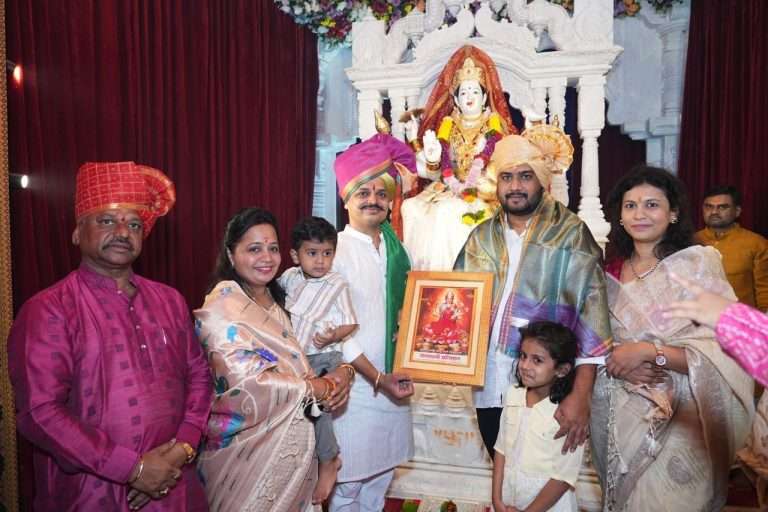 शिवराज मोरे यांच्या हस्ते अभ्रृणी धनलक्ष्मी मातेची प्राणप्रतिष्ठा संपन्न