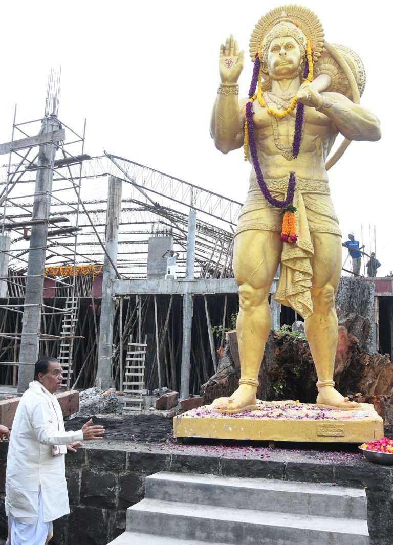 रामेश्वर रुई येथील एकमेवाद्वितीय मानवतातीर्थ भवनाचे महाद्वार व पवनपूत्र श्री हनुमान मूर्तीची स्थापना