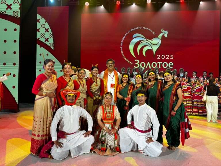 भारती विद्यापीठाच्या विद्यार्थ्यांनी रशियामध्ये केले लोककलांचे बहारदार सादरीकरण