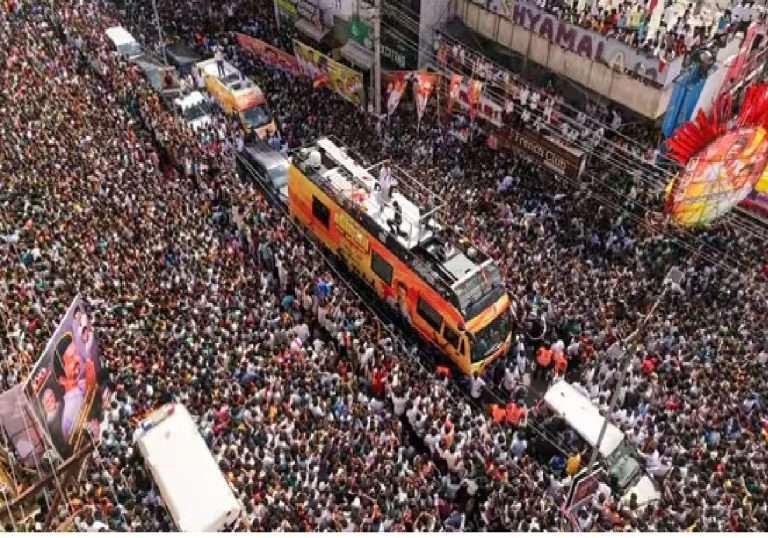 तमिळनाडूमध्ये अभिनेता विजयच्या रॅलीत चेंगराचेंगरी, 36 जणांचा मृत्यू