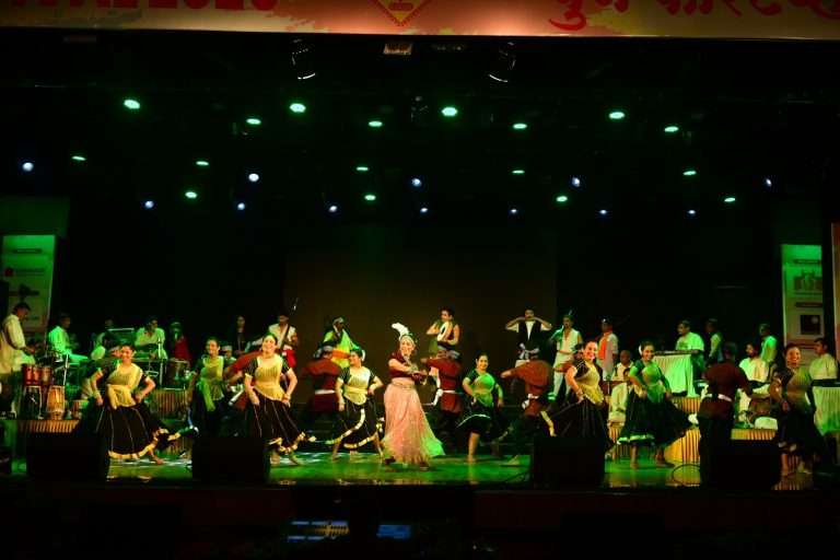 ‘आवारा हूँ’ कार्यक्रमानेराज कपूर यांच्या आठवणी जागवल्या!!