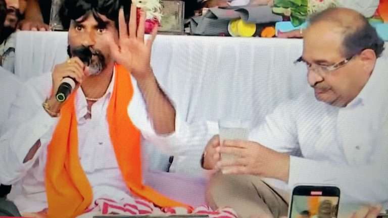 मनोज जरांगेनी उपोषण सोडले:हैदराबाद गॅझेटियर लागू होणार, सरकारचा GR जरांगेंनी स्वीकारला; गावाकडे निघण्याची घोषणा