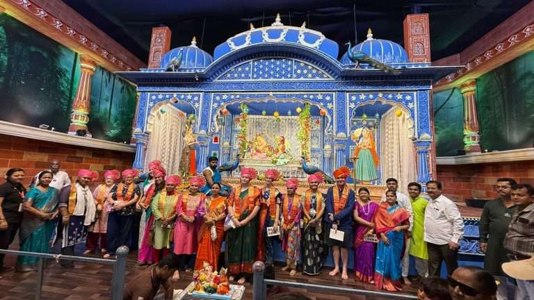 पुणे अष्टगणेश दर्शन महोत्सव परदेशी पर्यटकांचा पारंपरिक उत्सवात सहभाग