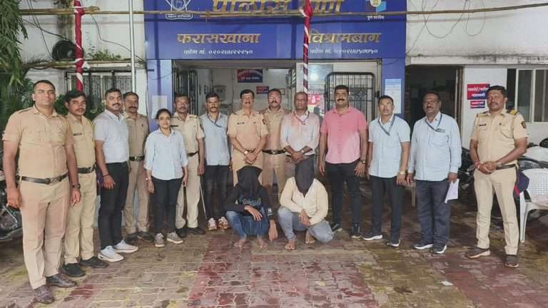 मालेगावहून पुण्याचे गणपती पाहायला आले आणि १३ जणांचे मोबाईल चोरले -दोघांना पोलिसांनी पकडले