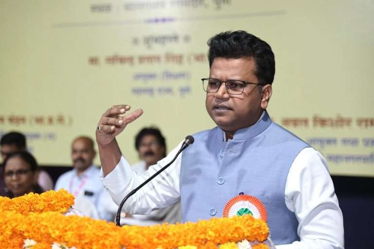 राष्ट्रघडणीतील शिक्षकांचे योगदान महत्त्वाचे- नवल किशोर राम