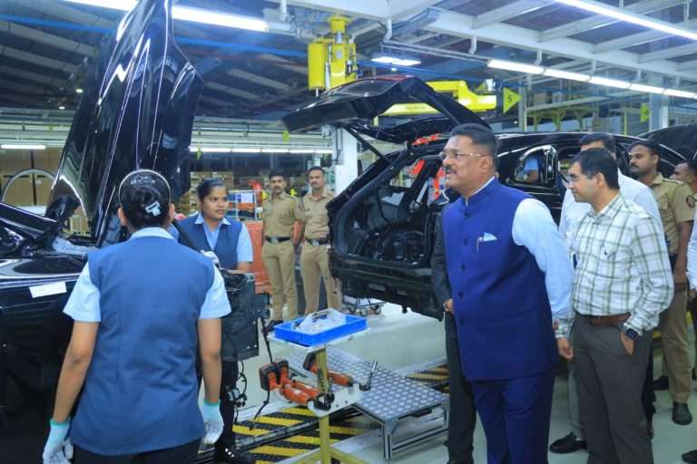 समृद्धी महामार्गावरील अपघात रोखण्यासाठी मर्सिडीज कंपनीचे योगदान मोलाचे – परिवहन मंत्री प्रताप सरनाईक