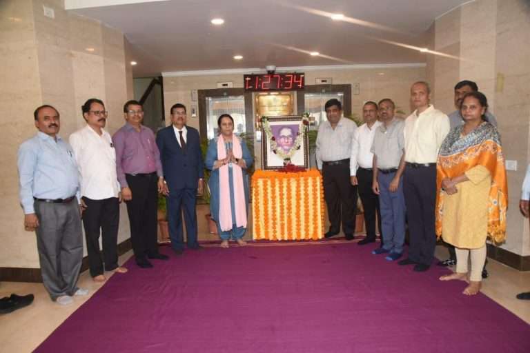 प्रबोधनकार ठाकरे यांच्या १४०व्या जयंतीनिमित्त विधानपरिषद उपसभापती डॉ. नीलम गोऱ्हे यांचे अभिवादन