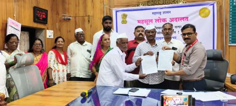 गेल्या पंधरा वर्षापासून रस्त्याबाबतचा सुरु असलेला वाद संपुष्टात-तहसीलदार सुनील शेळके