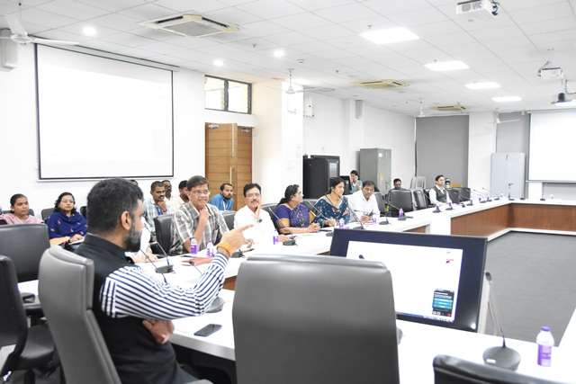 पुणे जिल्ह्यातील मंजूर प्रकल्पाच्या भूसंपादन प्रक्रियेला गती देण्याचे जिल्हाधिकारी जितेंद्र डुडी यांचे निर्देश