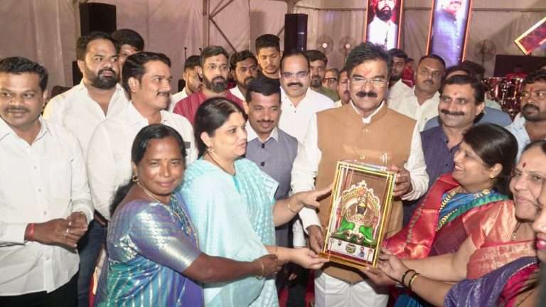 स्वर्गीय गंगुबाई संभाजी शिंदे फेस्टिवलचे थाटामाटात उद्घाटन, रास-दांडियाच्या भव्य महोत्सवाला पुणेकरांचा उत्स्फूर्त प्रतिसाद..!!