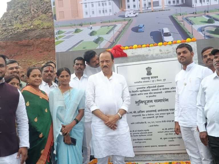उपमुख्यमंत्री अजित पवार यांच्या हस्ते शंभर खाटांचे आरोग्य पथक रुग्णालयाचे भूमिपूजन