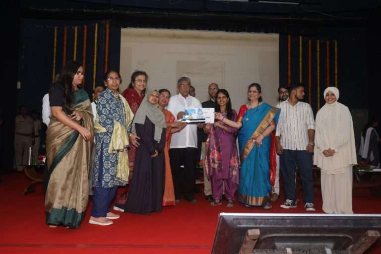 हवामान बदल आणि पाणी संवर्धनासाठी कार्य करणाऱ्या तरुणांचा उच्च व तंत्रशिक्षण मंत्री चंद्रकांत पाटील यांच्याकडून गौरव