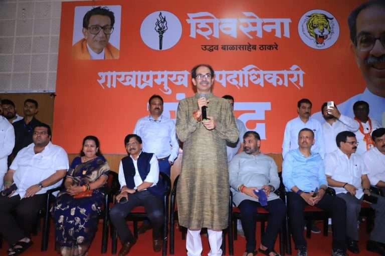 बिहारमध्ये निवडणूक म्हणून महिलांच्या खात्यात 10 हजार रुपये टाकले..  पूरग्रस्त म्हणून मराठवाड्यातील लाडक्या बहिणींना एकगठ्ठा 6 हप्ते द्या