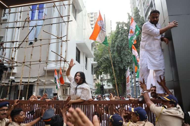 RSS विरोधात मुंबईत युवक काँग्रेसचे तीव्र आंदोलन.