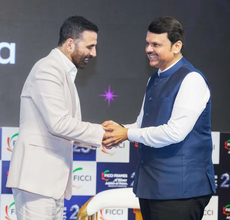 मुंबई चित्रपटनगरीचा संपूर्ण कायापालट करणार- मुख्यमंत्री देवेंद्र फडणवीस