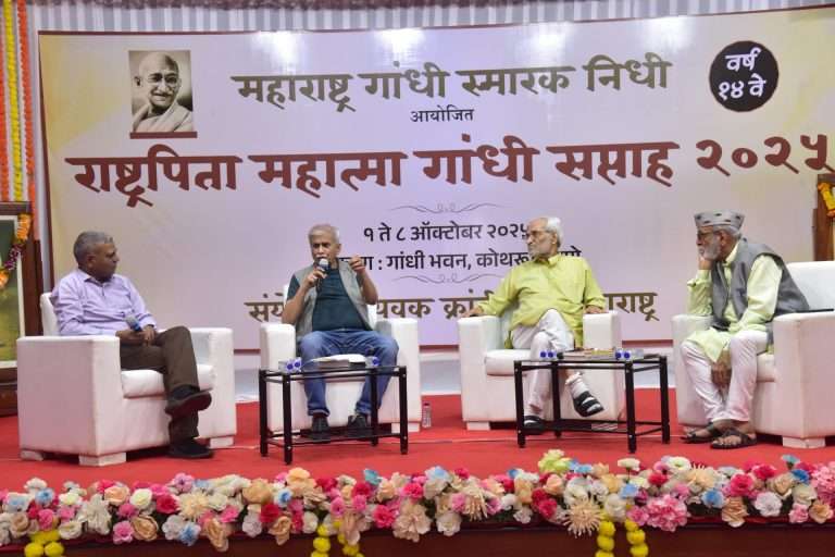 महात्मा गांधी यांनी स्वातंत्र्य कसे मिळवले हे कोणी विचारणे योग्य नाही _ ज्येष्ठ दिग्दर्शक डॉ.जब्बार पटेल