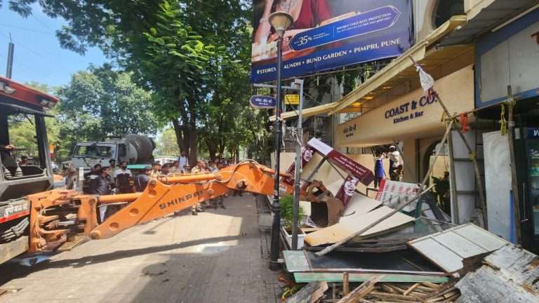 औंध बाणेर मध्ये रस्त्यावर पुढे सरकणारी 60 अतिक्रमणे उध्वस्त