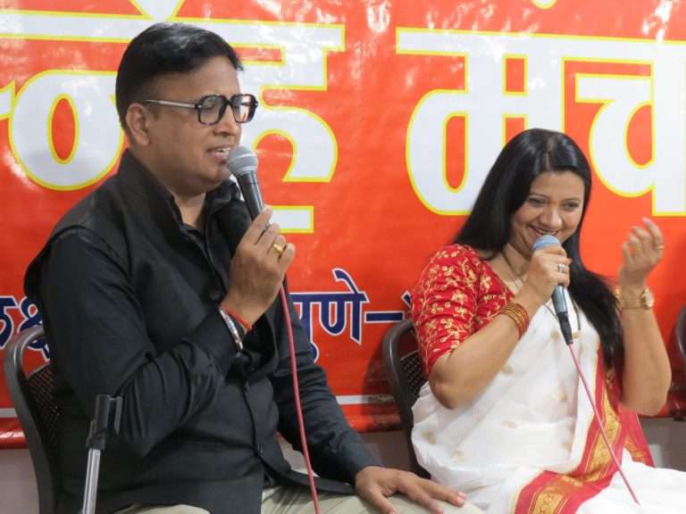 अगर तुम ना होते कार्यक्रमातून किशोर कुमार यांना स्वरांजली