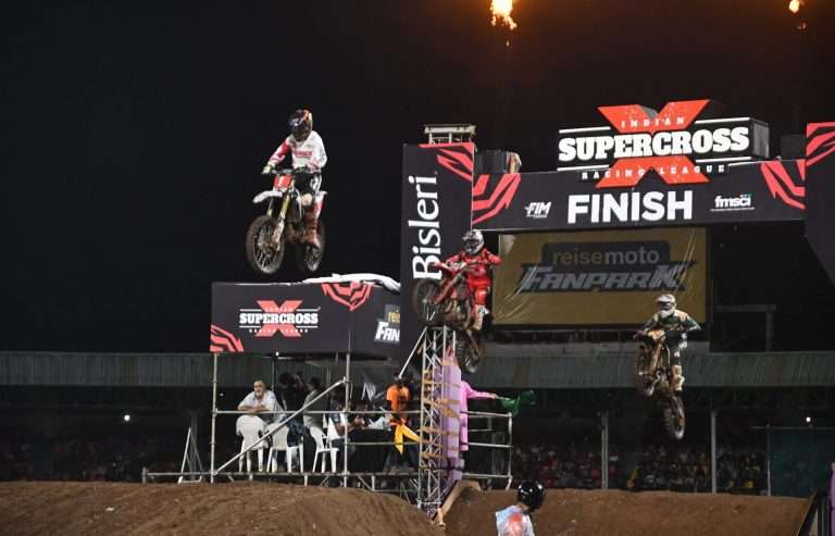 पुण्याच्या होम टीम बीबी रेसिंगने इंडियन सुपरक्रॉस रेसिंग लीग सीझन २ ची पहिली फेरी गाजवली