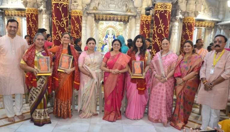    महिलांना पाठिंबा आणि सन्मान देणे गरजेचे   