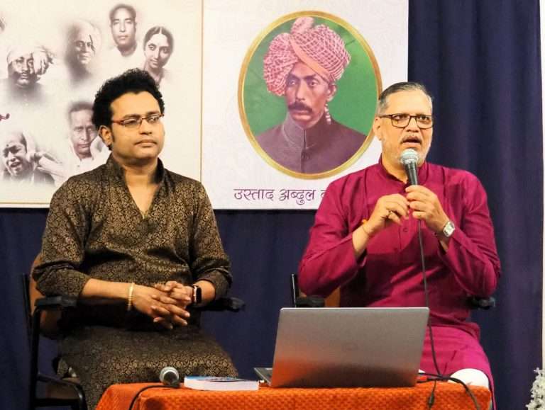 उस्ताद अब्दुल करीम खाँ : प्रतिभेतून रागरूपाचा छाप पाडणारे चौमुखा गायक