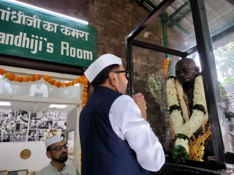 जीवनात निसर्गोपचार आणि योगाचा सराव हीच महात्मा गांधींना खरी आदरांजली – प्रतापराव जाधव